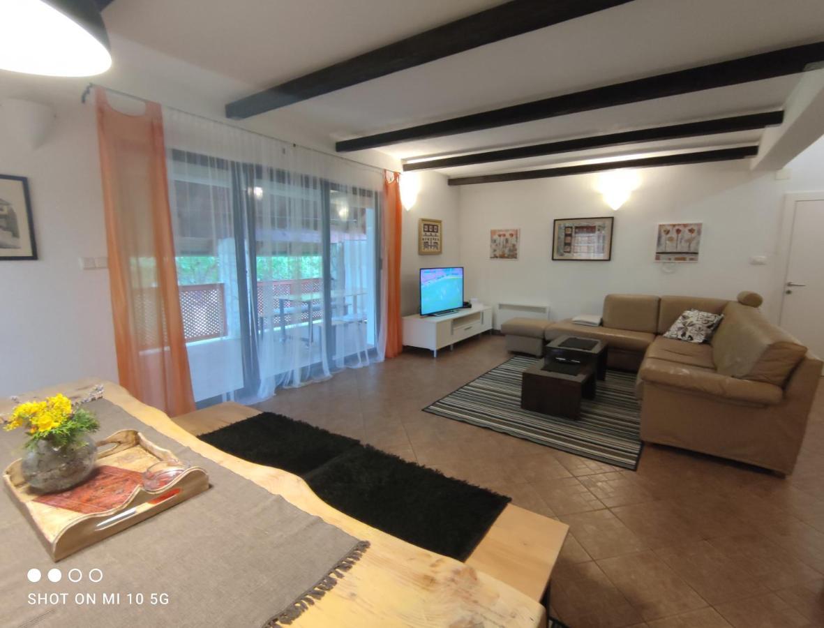 Mila Holiday Home Lohovo Bagian luar foto