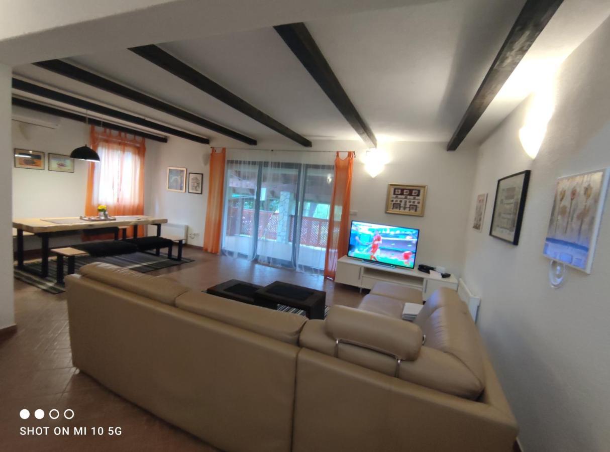 Mila Holiday Home Lohovo Bagian luar foto